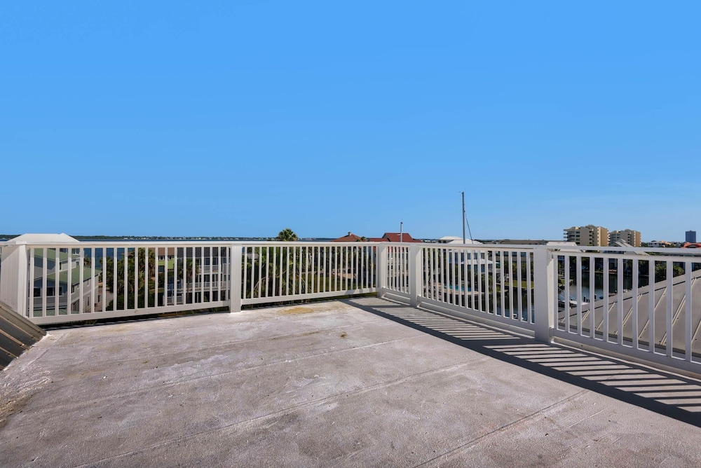 The Gulfview Grandeur