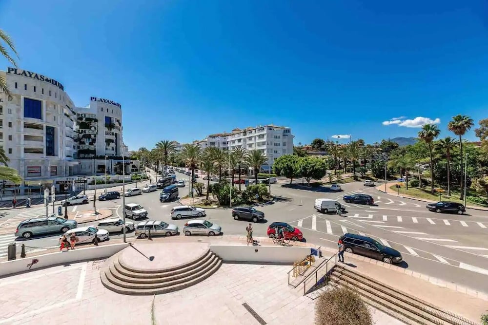 Beautiful 2 Bedrooms Apartment In Puerto Banus