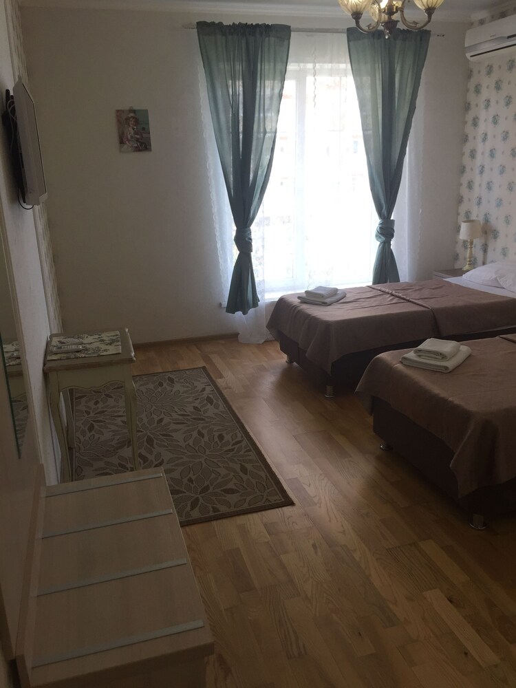 Photo 33