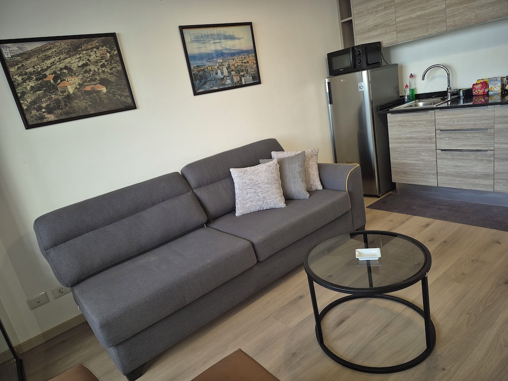 Redrock 1 br chalet faqra . Faraya