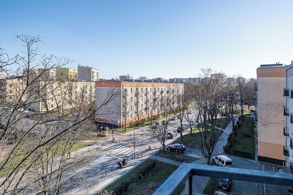 RentPlanet - Apartament Białobrzeska