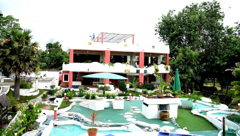 Mirabel Resort & Mini Golf
