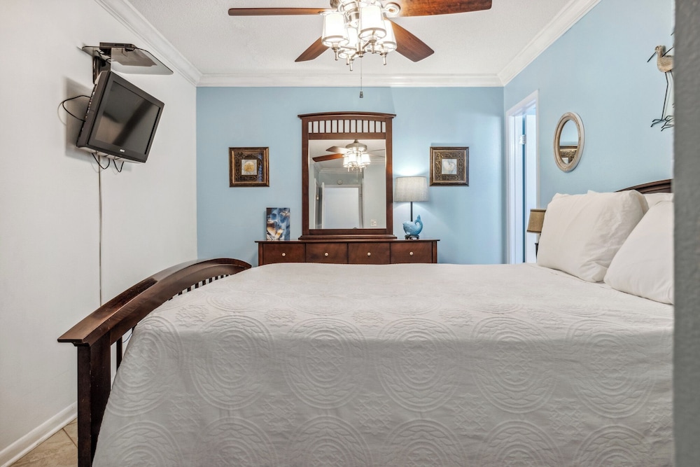 Island Sunrise by Southern Vacation Rentals