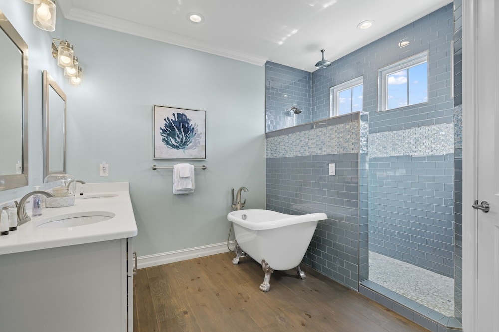 143 Catch And Relax: 5br Home W/ Pool & Spa! 5 Bedroom Home