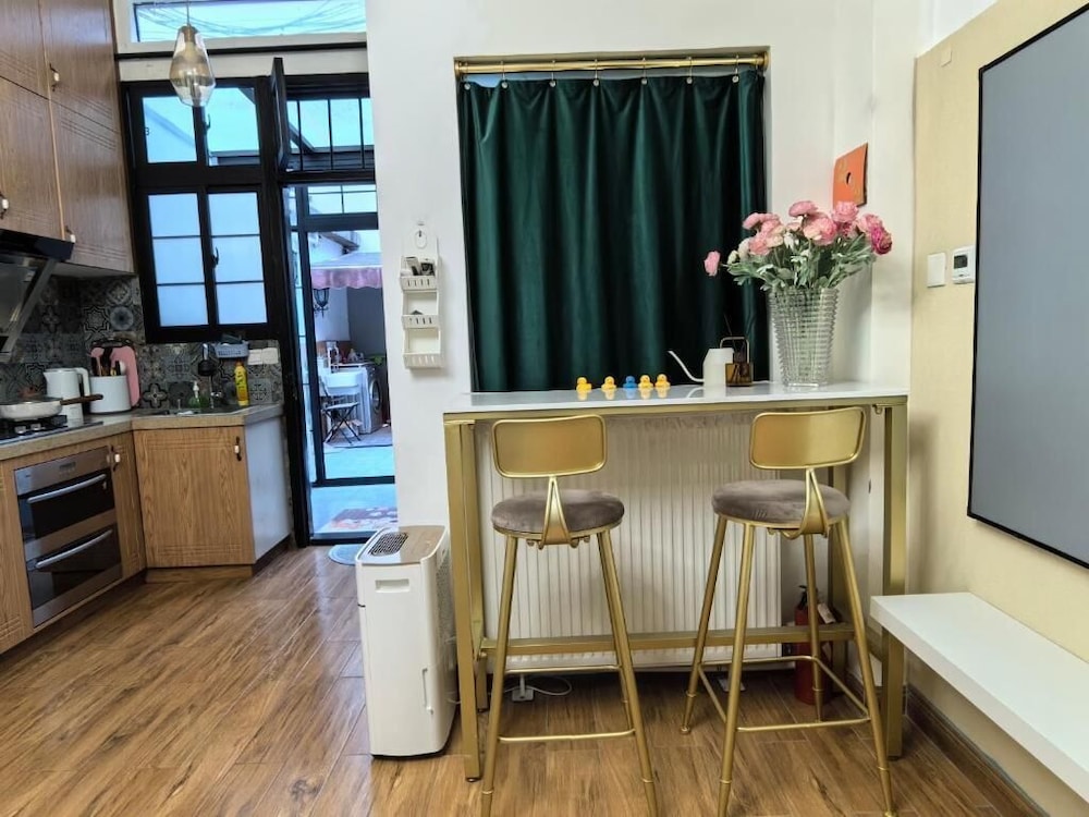 Shanghai Hills & Zinn Happy Family Bnb