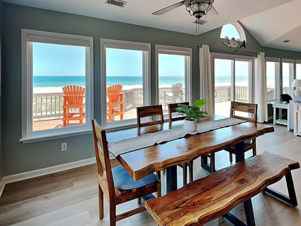 Paradise Palms by Topsail Realty