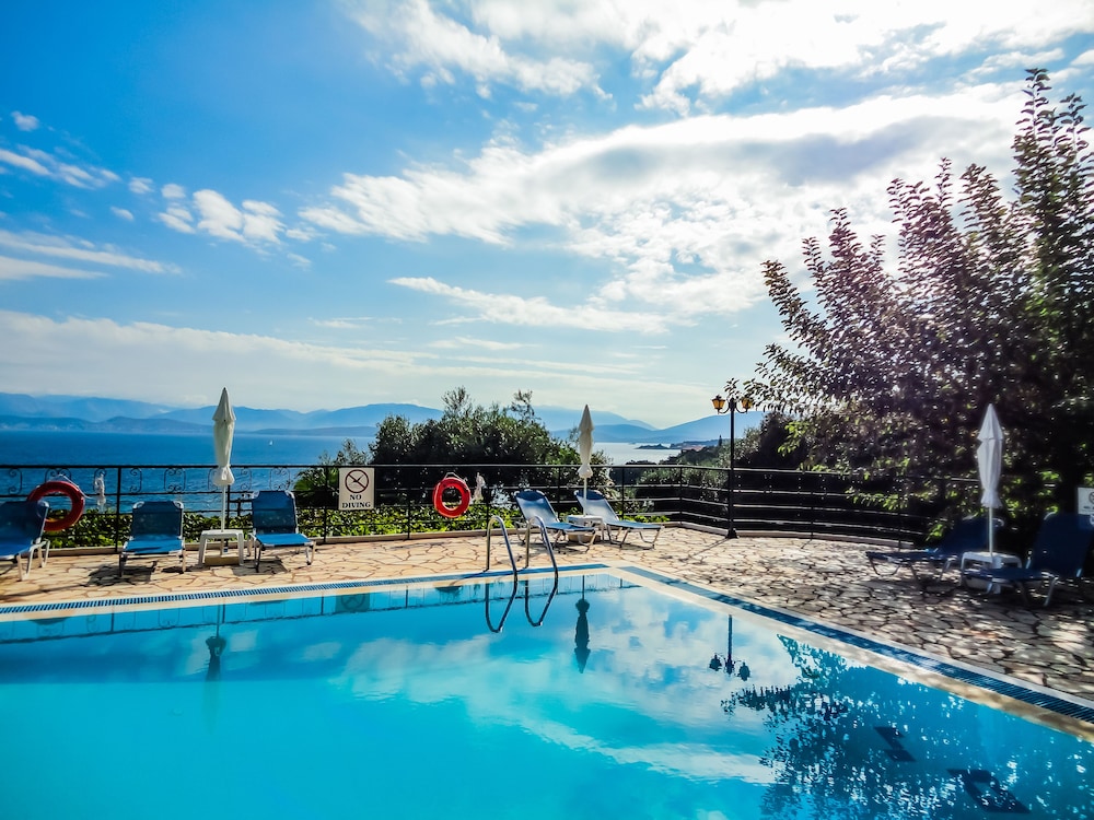 Dionysos Apartments