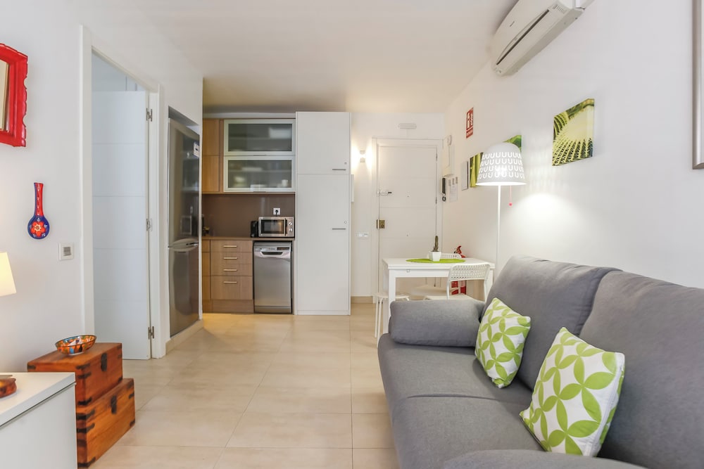 Cuban Green Terrace Apart -1st Floor-center