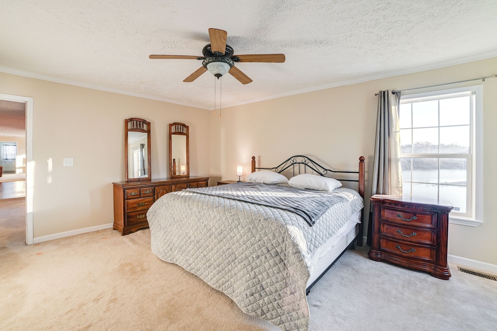 Walk to Ohio River: Golconda Home w/ Water Views!