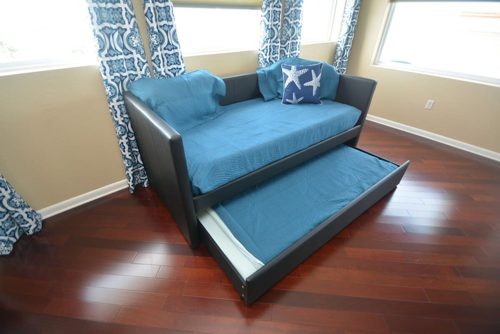 Just Beachy A Luxury Retreat Sleeps 12 3 Levels With Elevator- Perfect for 1-3 Families