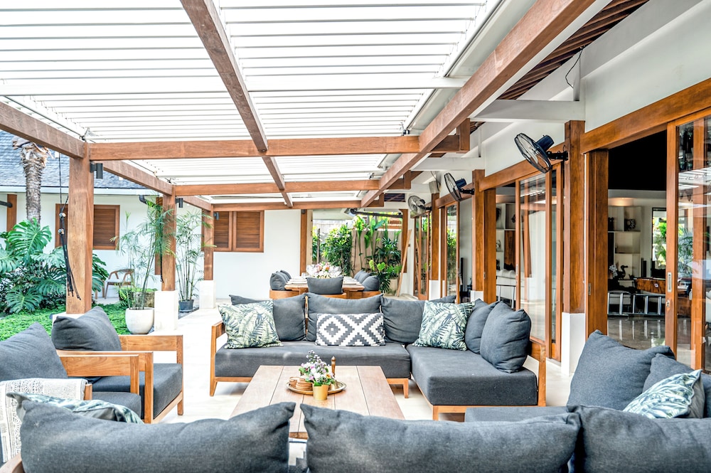 Villa Mimpi Nyata
