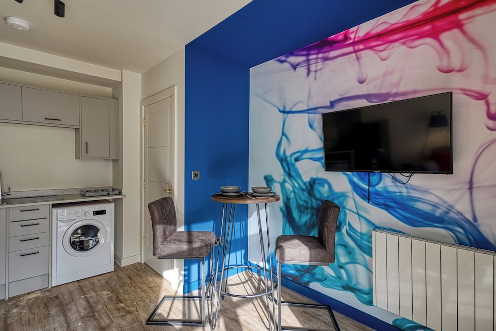 Renaissance House Apartments