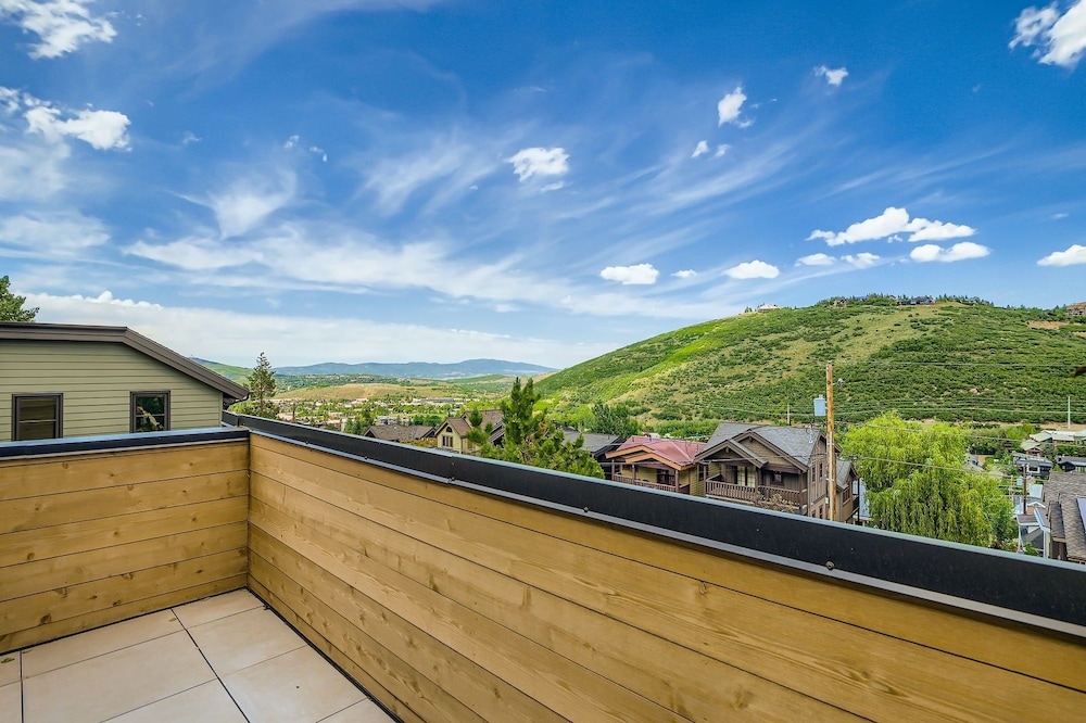 Park City Perfection On Lowell! 1063 4 Bedroom Home