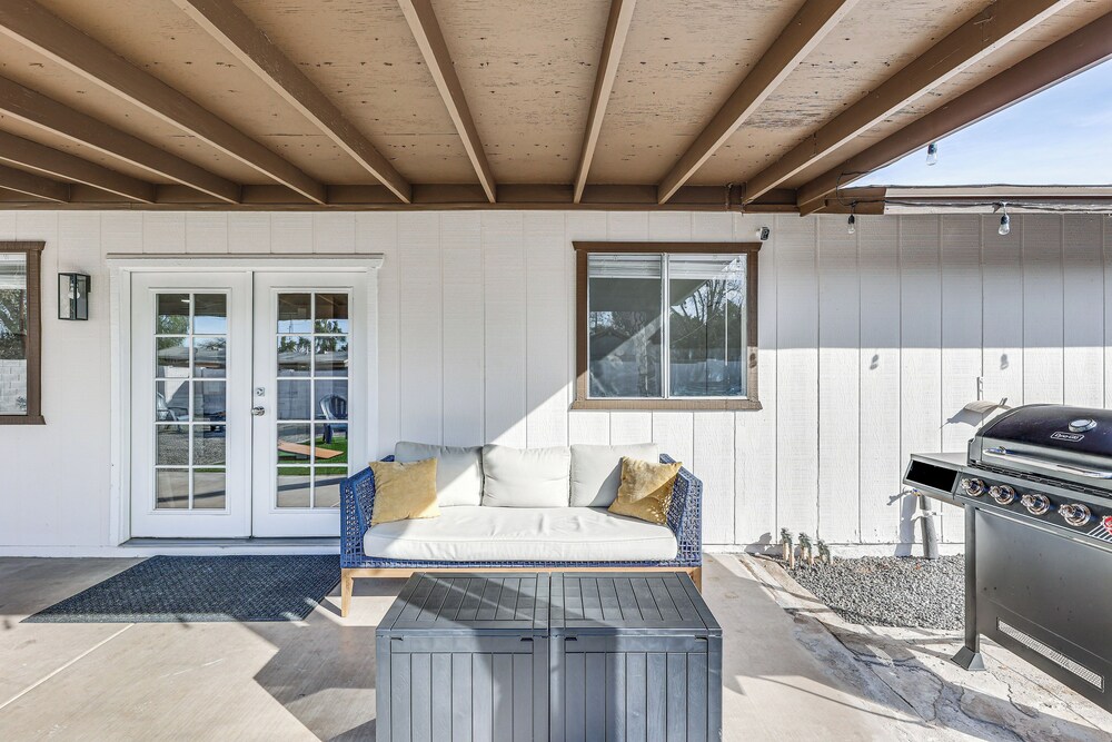 Patio Seating & Fire Pit: Family Home in Chandler!