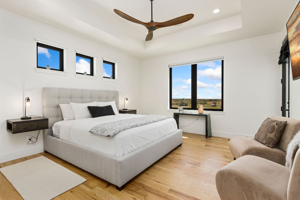 Bridle Ridge Retreat Modern Comfort, Open Views