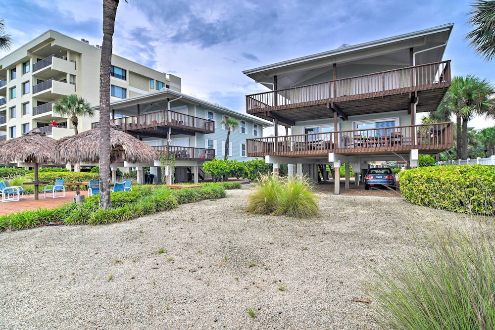 Oceanfront Condo With Balcony + Beach Access! view 5