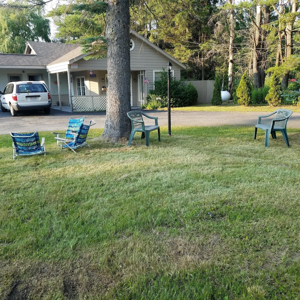 Becket Motel