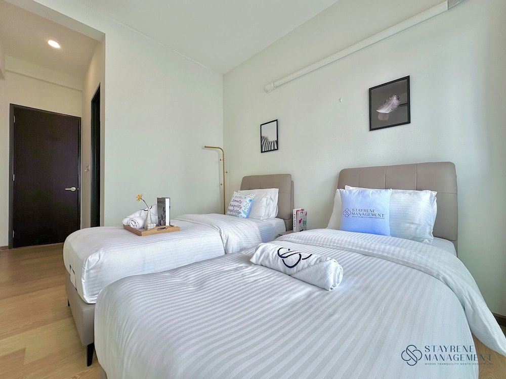 Country Garden Danga Bay Sea View Homestay by Stayrene
