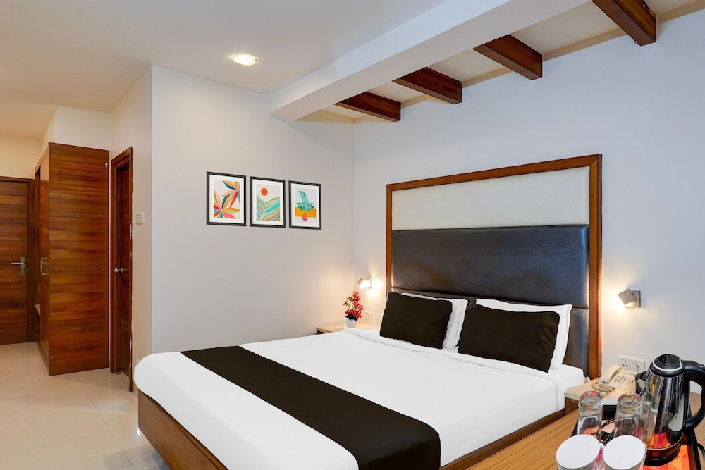 Super Townhouse Arcot Road