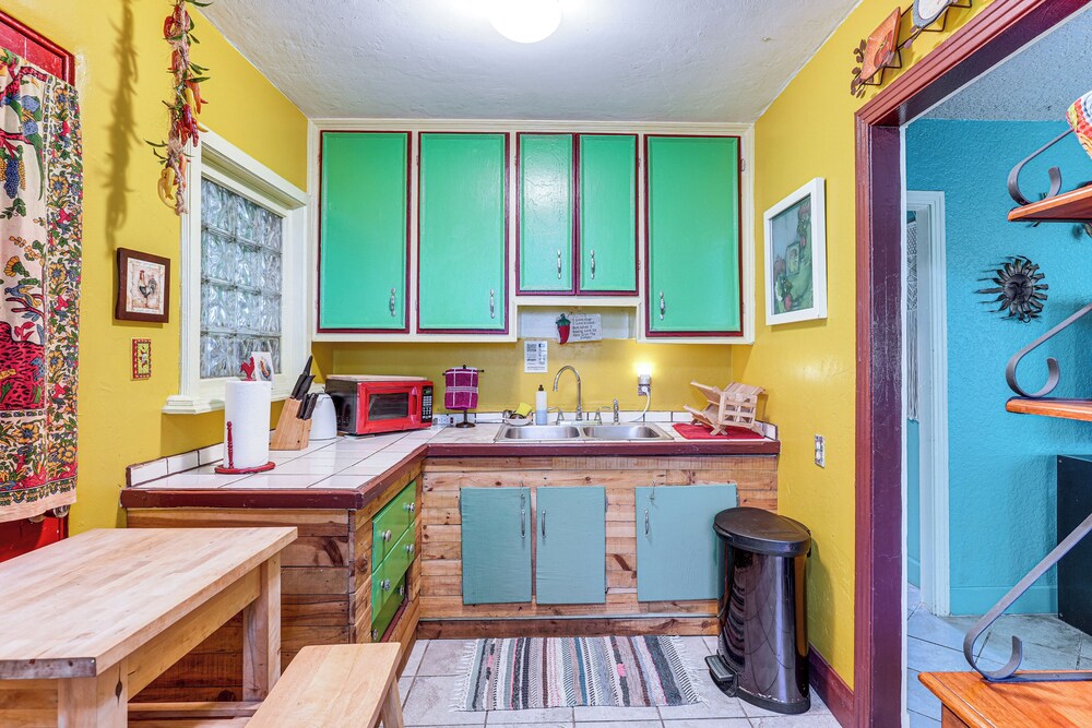 Near Tampa Attractions: Boho Bungalow on 20 Acres!