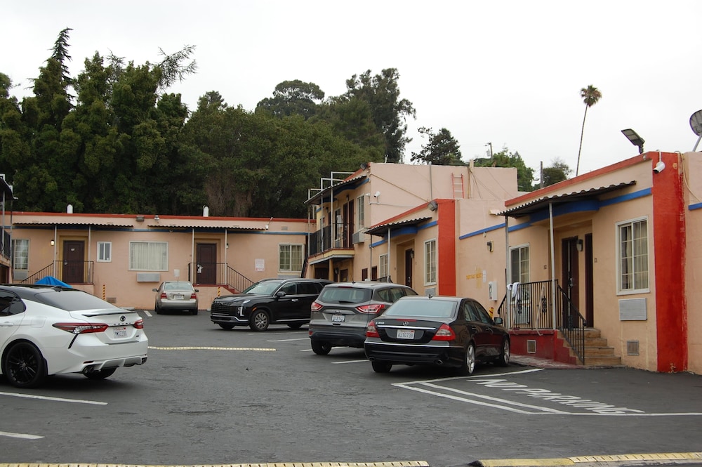 Parklane Motel