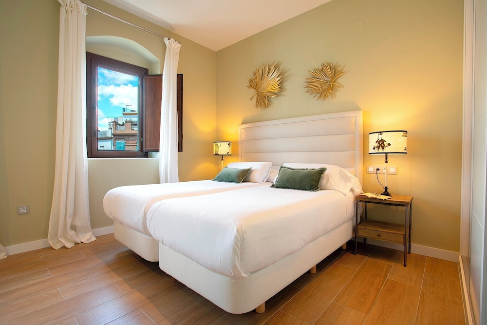 Marvelous Penthouse With 3 Terraces in Triana Castilla Terrace III