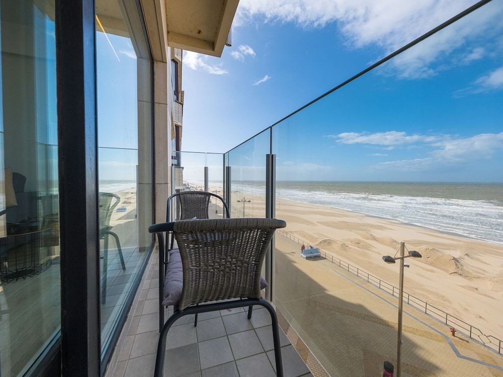 Beautiful Apartment With Stunning sea View