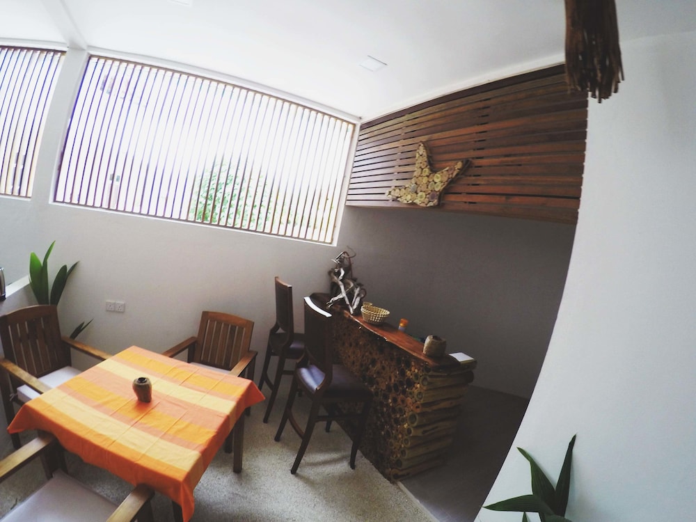 Dhiffushi White Sand Beach Hotel 23
