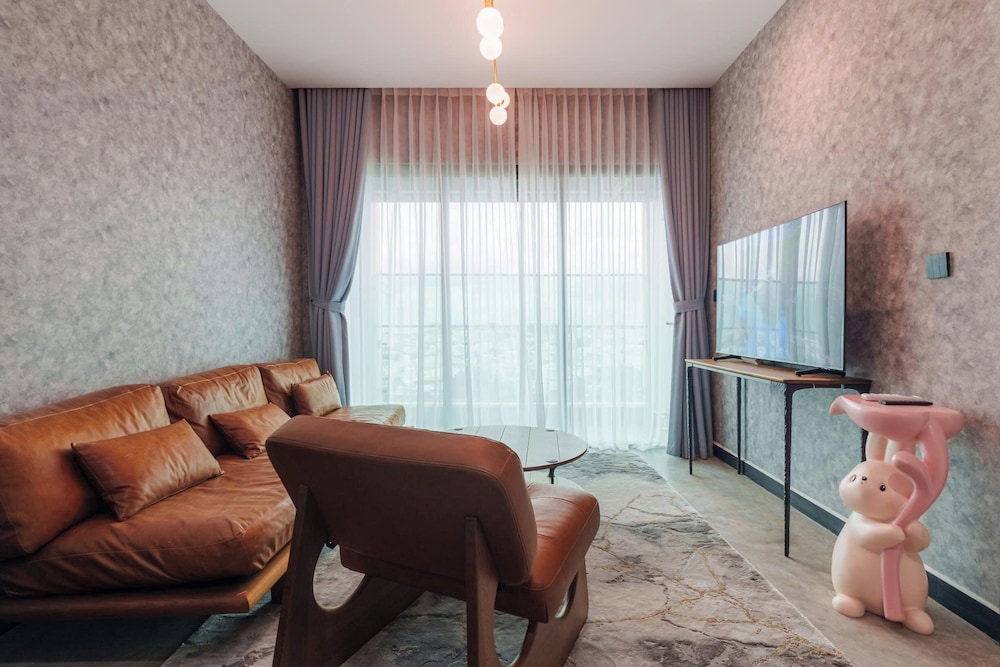 Luxury Vela Luxe - De La Sol Sai Gon