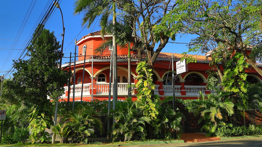 Hotel Le Chateau - Image 1