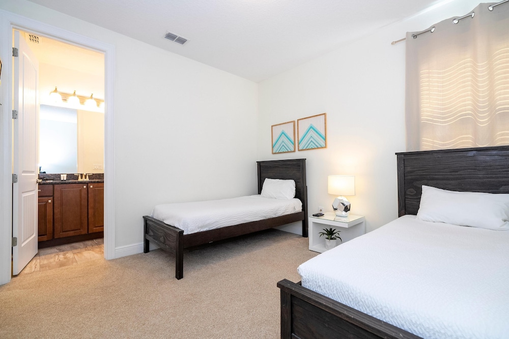 421 NP - Exquisite Retreat at Encore Resort