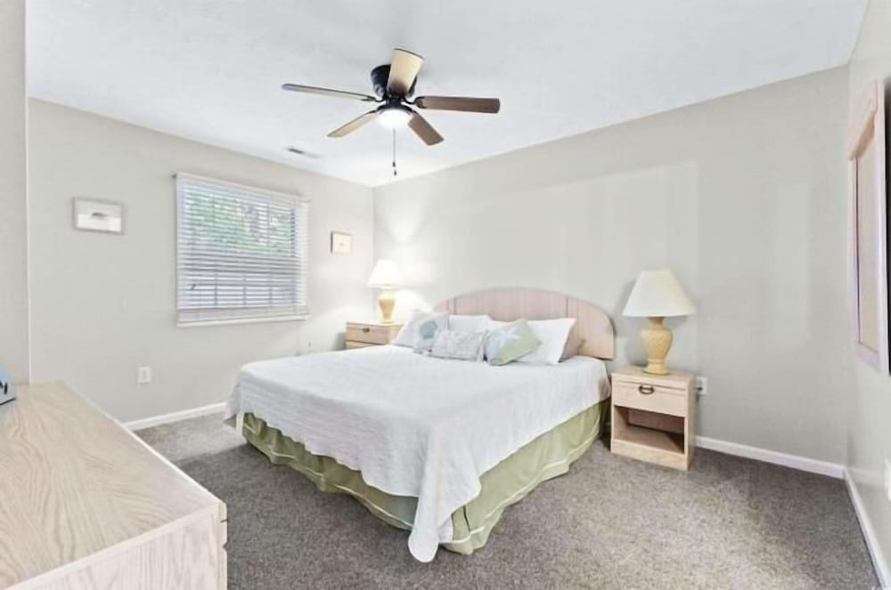 River Oaks 28g 2 Bedroom Condo