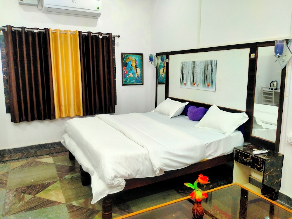 EASTERN GATE HOMESTAY