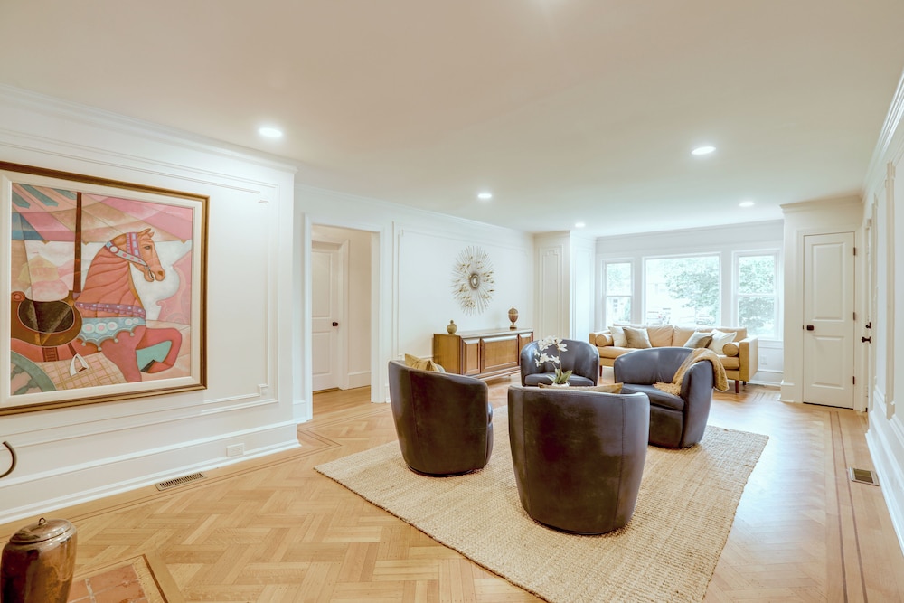 1 Mi to Beaches & Boardwalk: Asbury Park Retreat