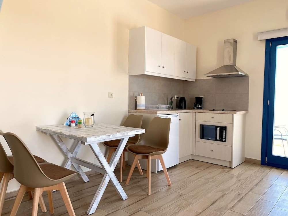 Michail Suites Afiartis Vatha