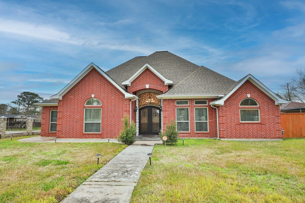 Private Backyard Oasis: Spacious Home in Humble!