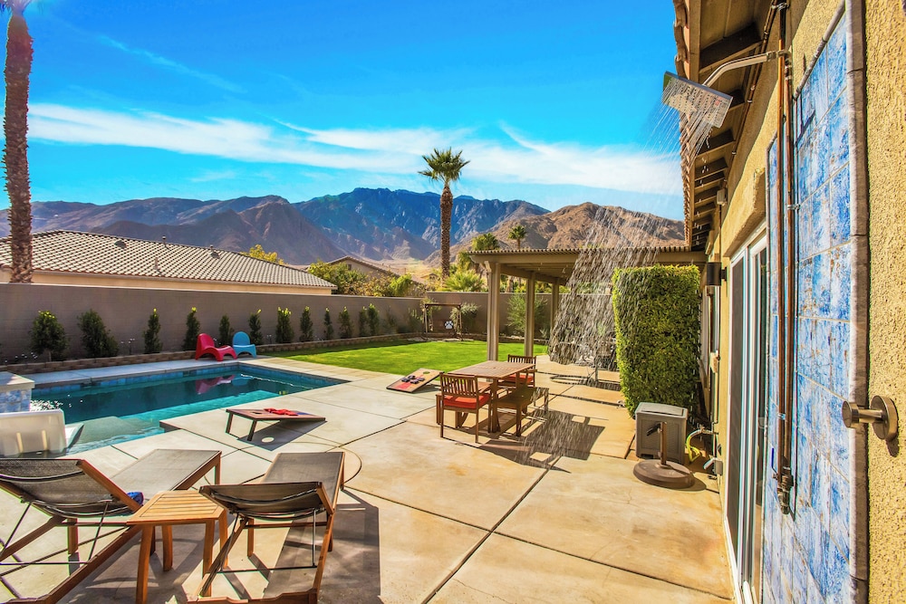 Near Downtown: Palm Springs Home w/ Mountain Views