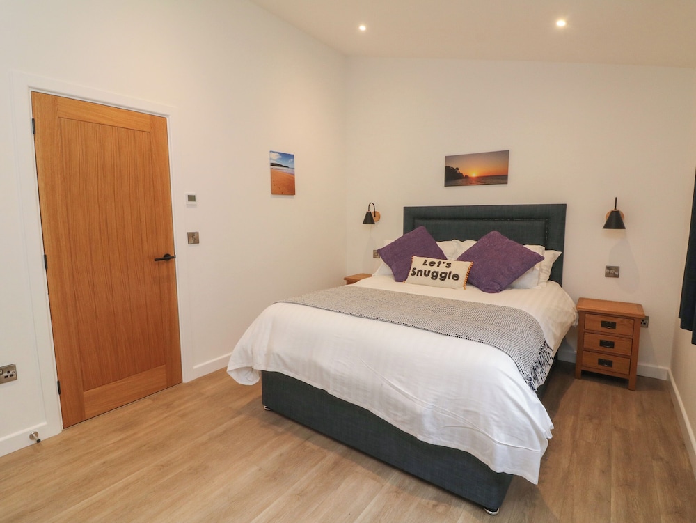 Cove Lodge