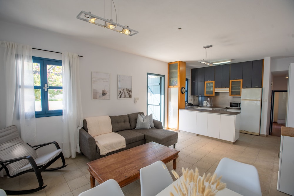 Phaedrus Living Sky Blue Residence