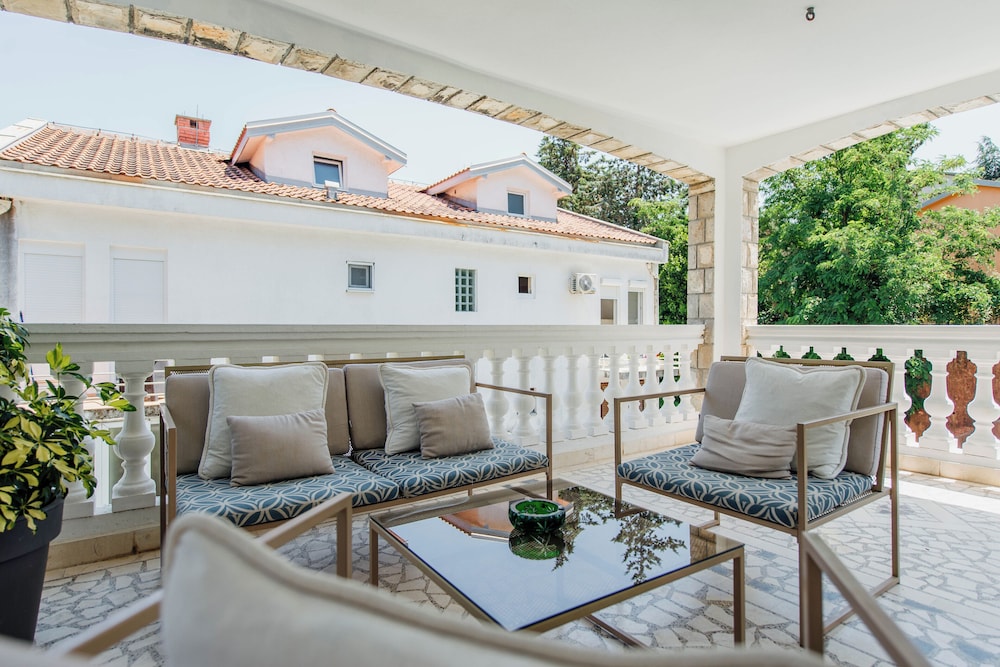 Captain's Villa