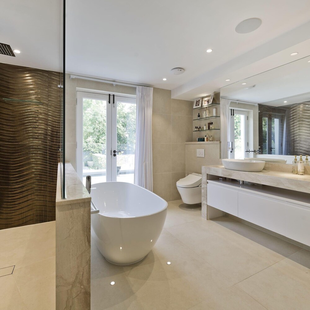 Astounding 7bed Notting Hill Family Home w Private Garden Games Room Parking