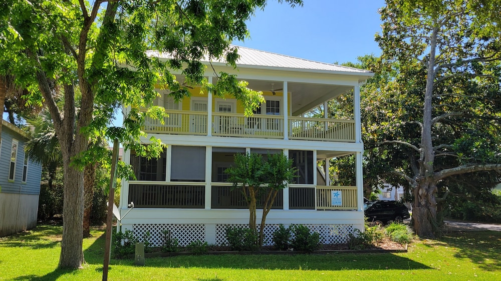 Old Magnolia House by Tybee Vacation Rentals