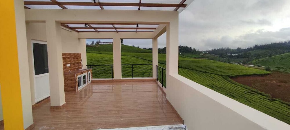 Rose garden enclave for families