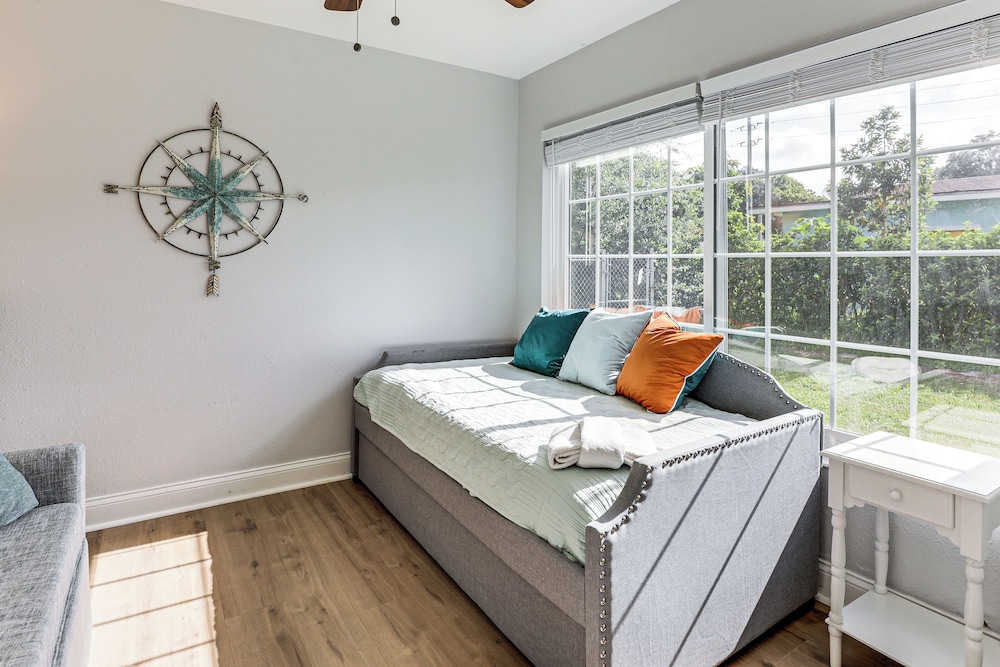 Palm Coast Escape w/ Outdoor Oasis: 6 Mi to Shore!