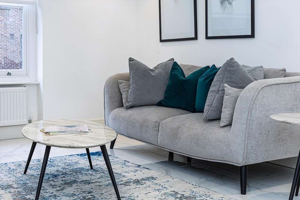 Modern Flat, Steps From Oxford Street!