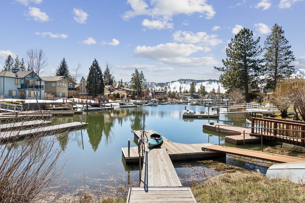 Tranquil Tahoe Retreat With Hot Tub 3 Bedroom Home by RedAwning