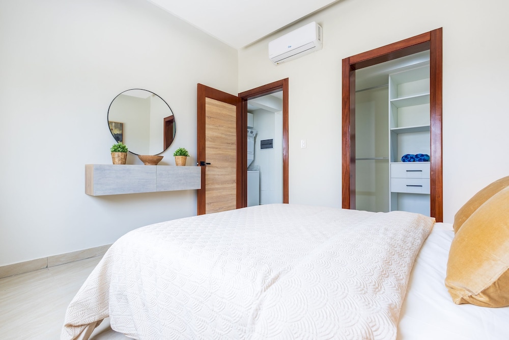 2BR Oasis in Eden Tropical - BBQ Pool Near Beach