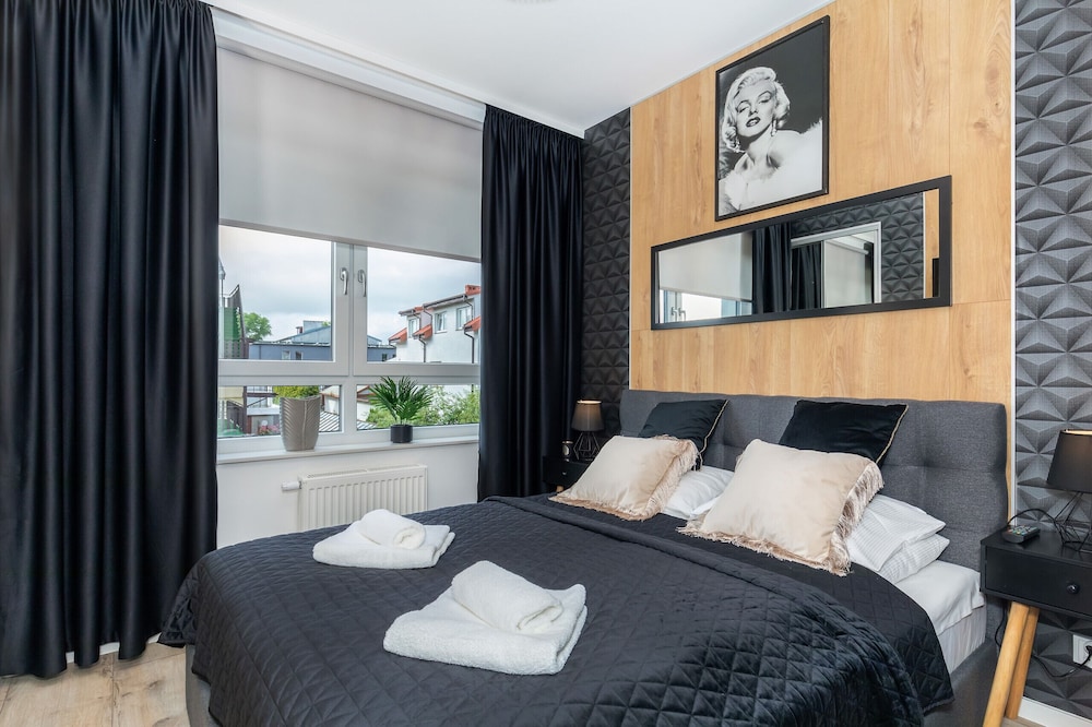 Azure Apartment Kołobrzeg by Renters view 4