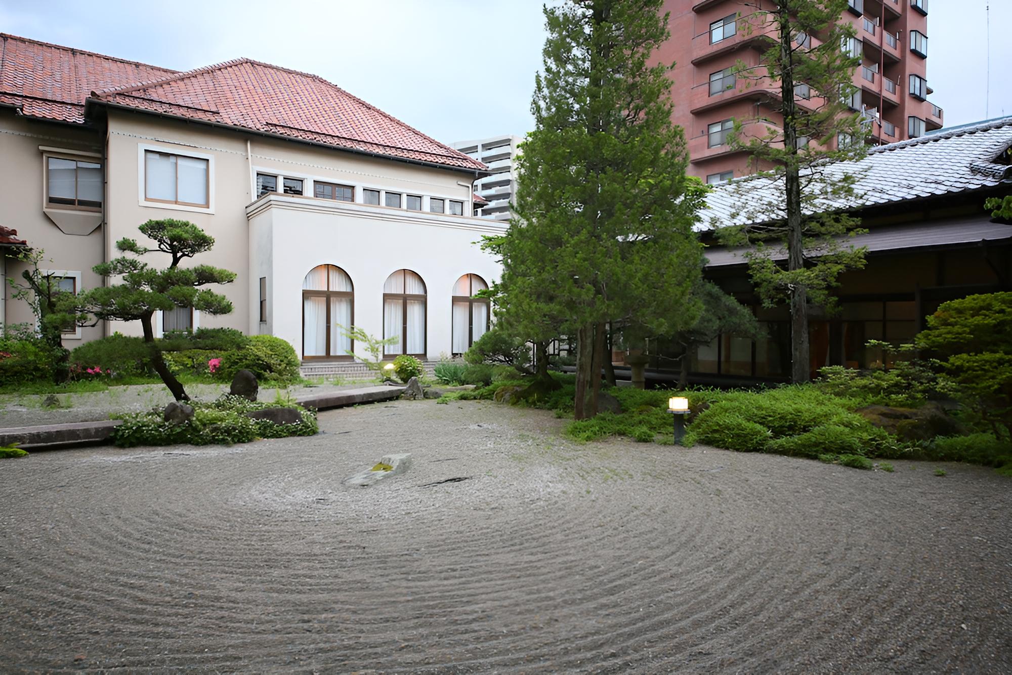 Suwako Hotel