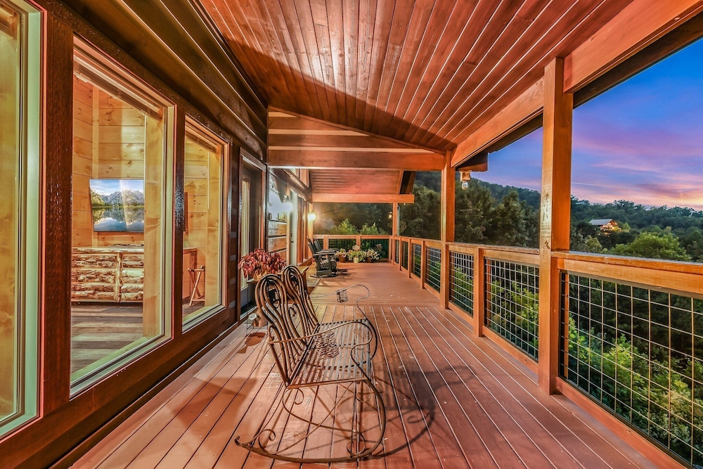 Panoramic Pointe 2 Bedroom Cabin